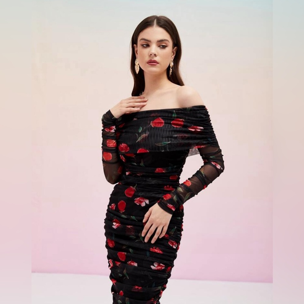 Elegant Black and Red Floral Off-Shoulder Dress - Picture 5 of 5